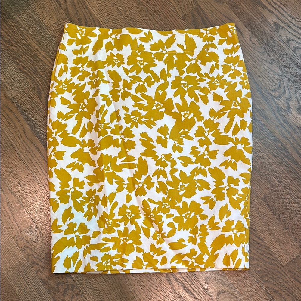 LOFT White and Yellow Pencil Skirt Knee-Length Work